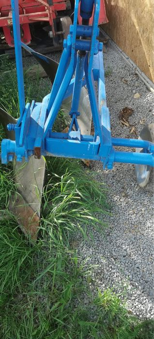 Vand plug dupa tractor