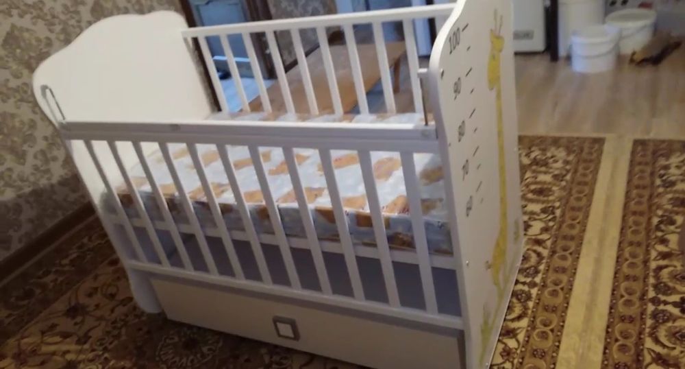 Срочно продам детскую кровать - манеж. В идеальном состоянии. 40000тг.