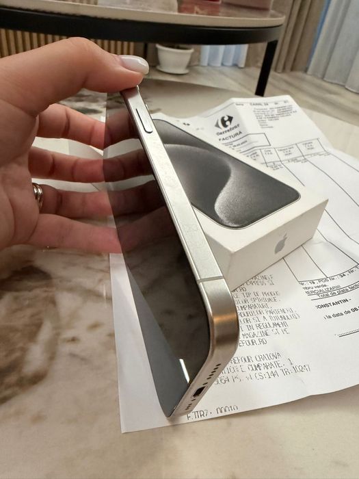 iPhone 15 pro 128GB White