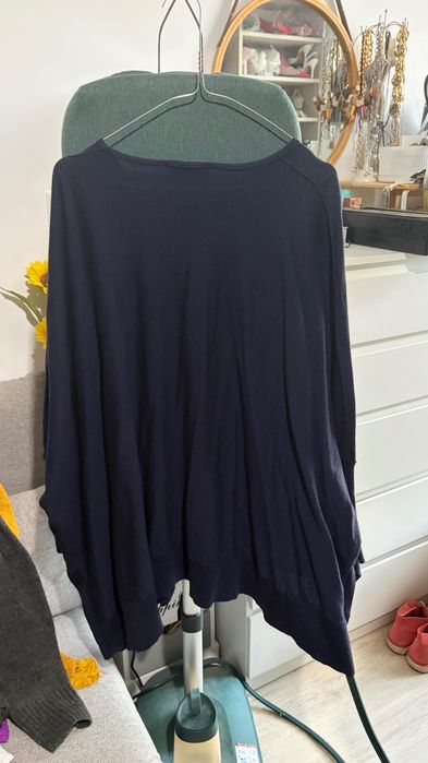 Pulover 100% merino bleumarin asimetric mărime unică