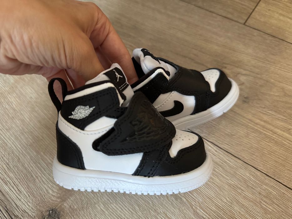Nike Sky Jordan 1