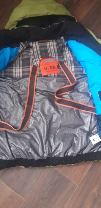 Продажа куртки новая