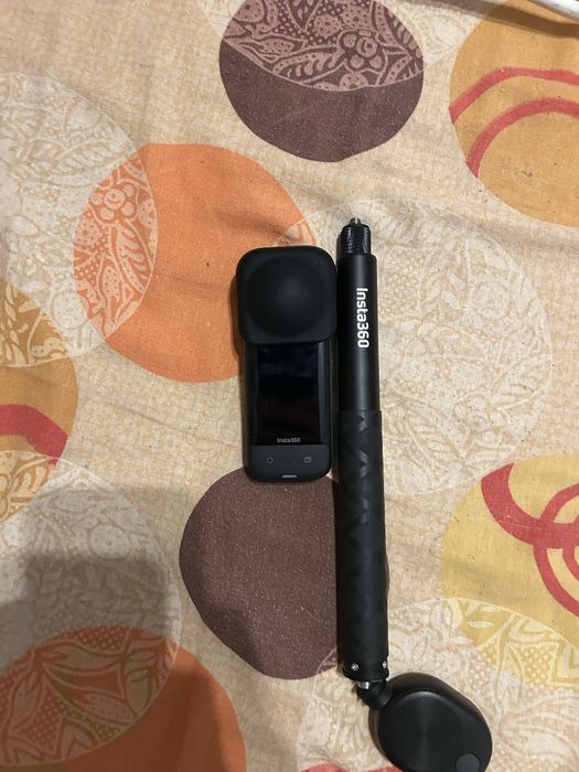 Vând  camera insta 360 x3