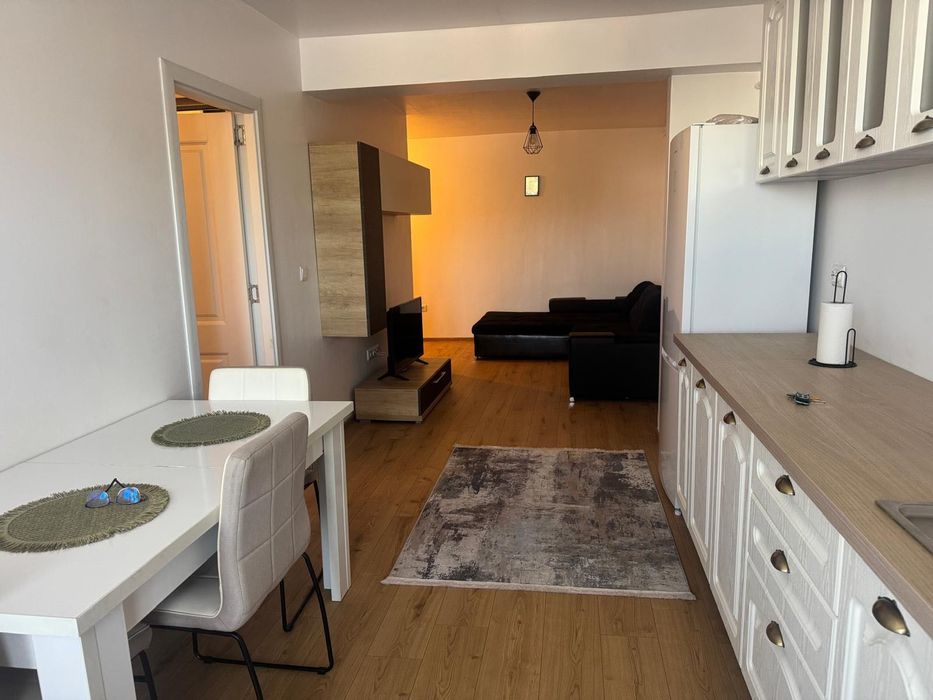 Vând  2 camere Cluj, 47 mp, persoana fizica,, ready to move, două aparate AC, etaj 4 din 6, parcare subterană, mobilat, 149 000, Zona Lombului 2-4