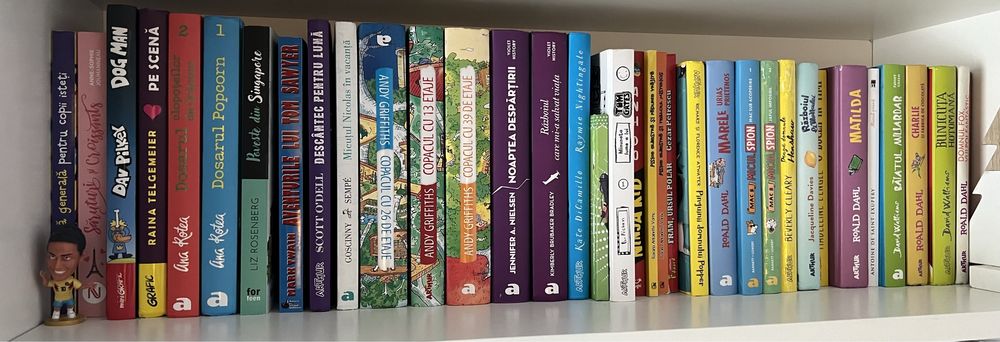 Carti din bibliografia scolara, unele noi, celalte impecabile, Arthur