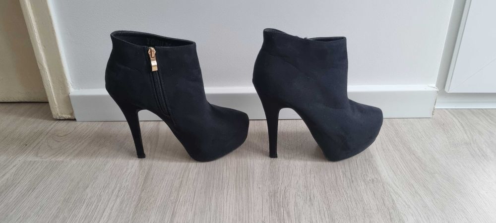 Botine din piele intoarsa