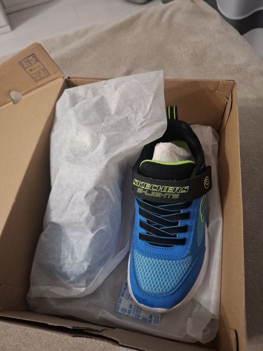 Adidas Skechers lumini32