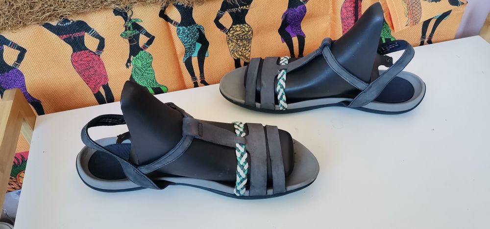 Сандали Clarks 38.5.естествена кожа