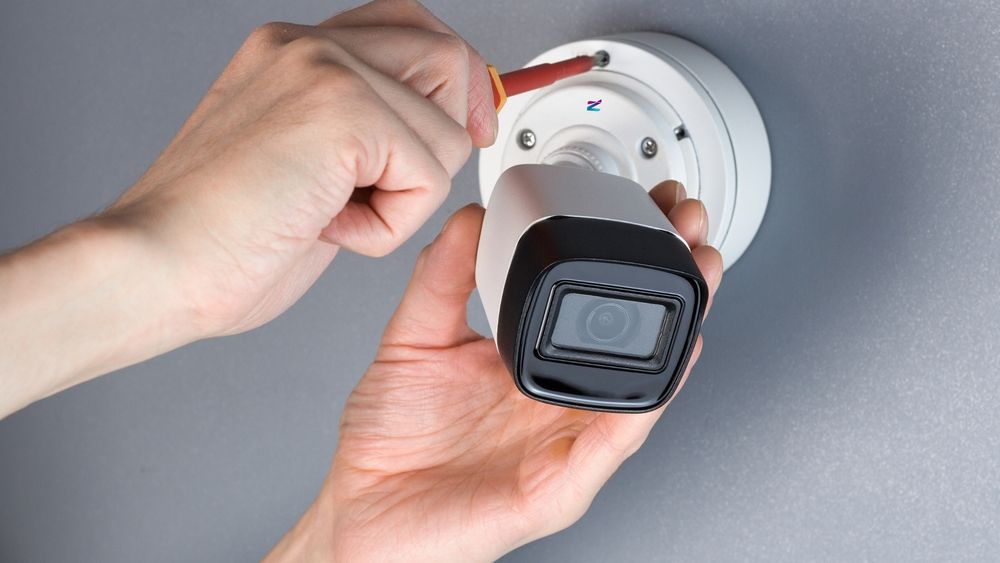 Instalare camete supraveghere, alarme antiefractie