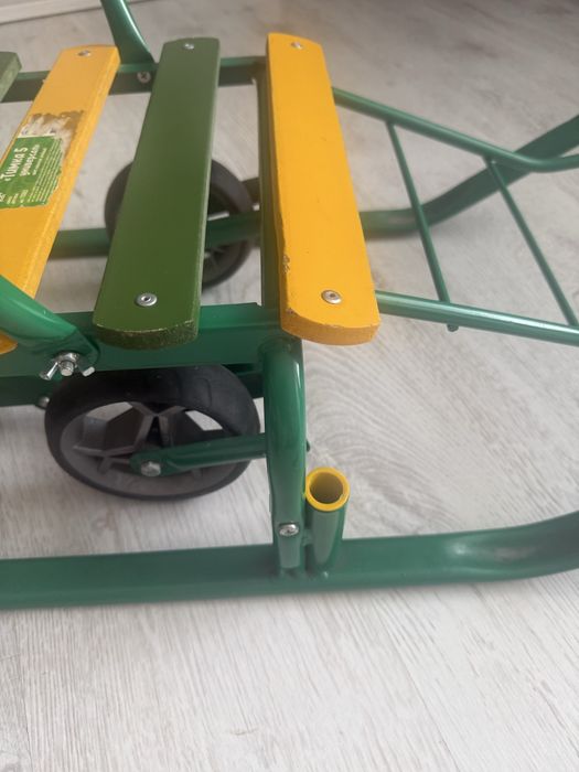 Продам санки на колесиках