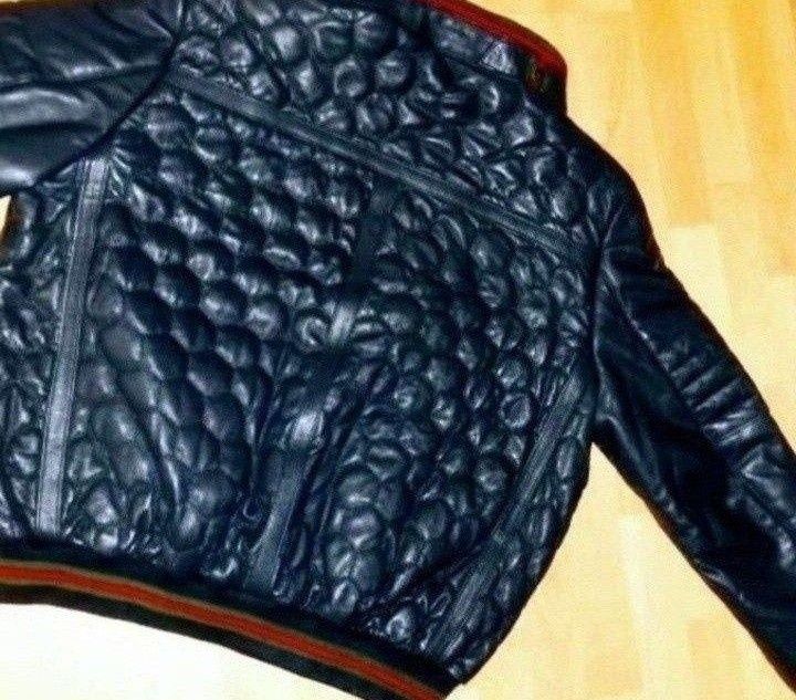 Geaca matlasata sezonul rece,piele naturala 100% Gucci,logo metalic