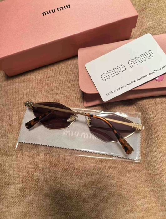 Слънчеви очила MIU.MIU