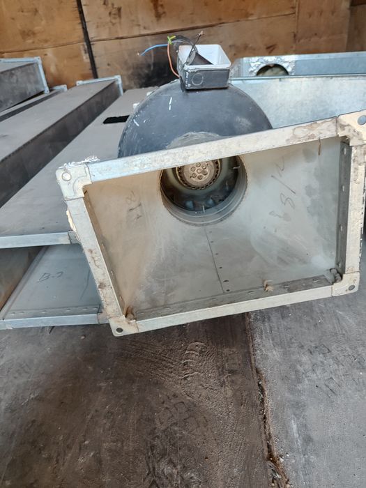 Продаю вытежку б/у