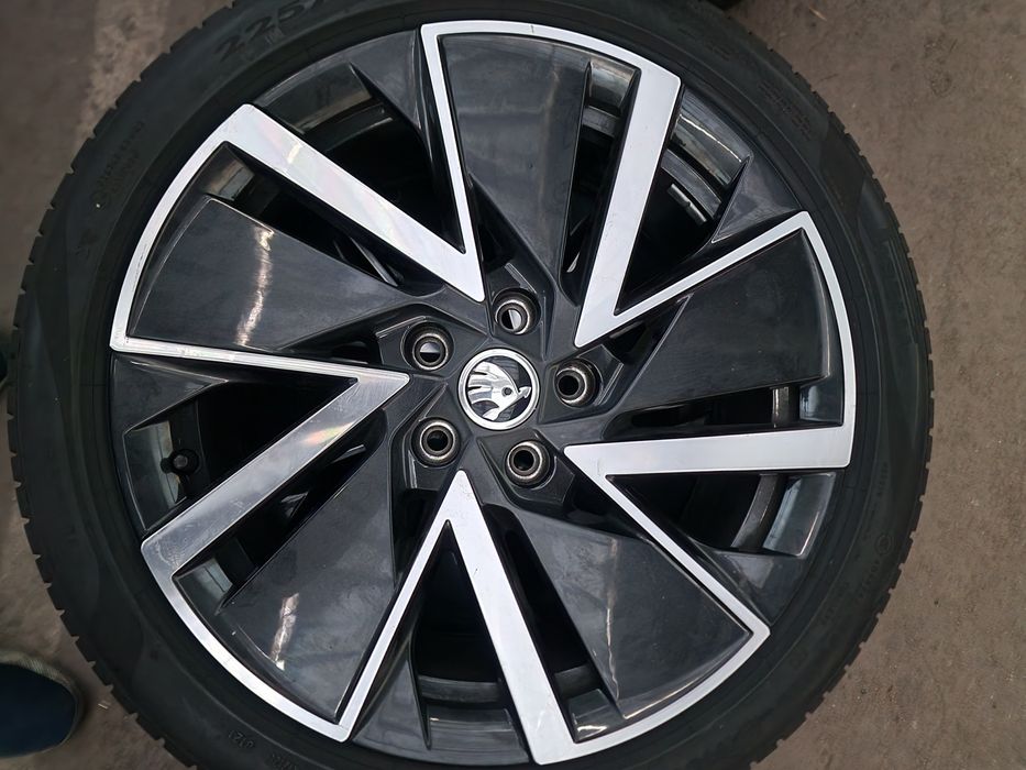 Оригинални джанти  Skoda Octavia IV NX 18 цола антрацит