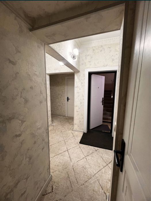 Продаетсч укомплектованная квартира 2 ком Дархан.