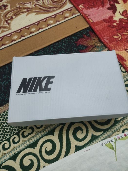 NIKE сараконошки