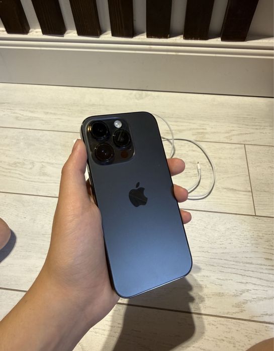 Продам айфон 14 про