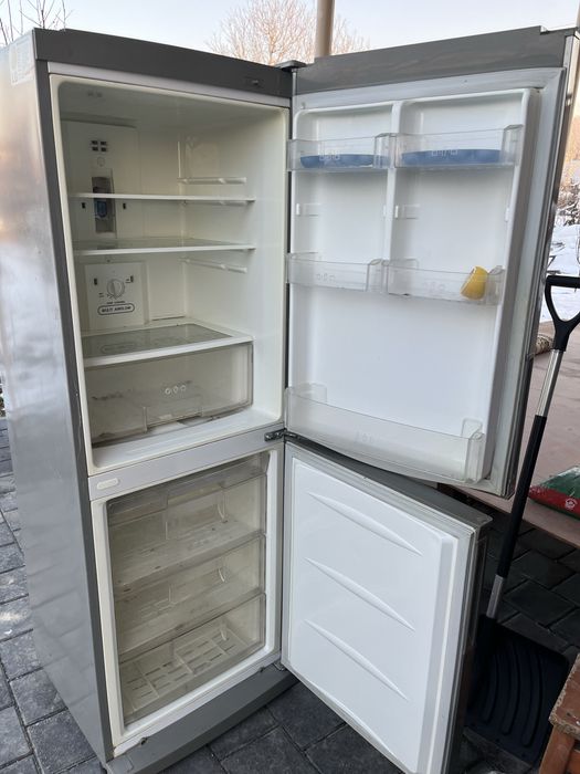 Продам холодильник