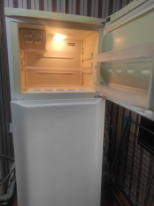 Холодильник Б/У холодильник
