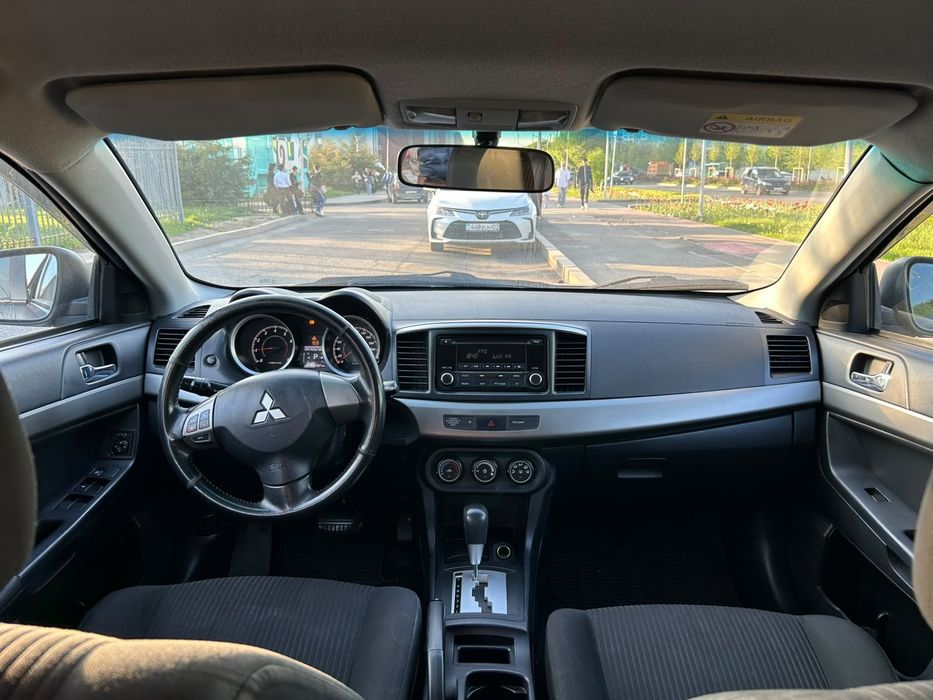 Продам Мицубиси Лансер 10 2013 год автомат