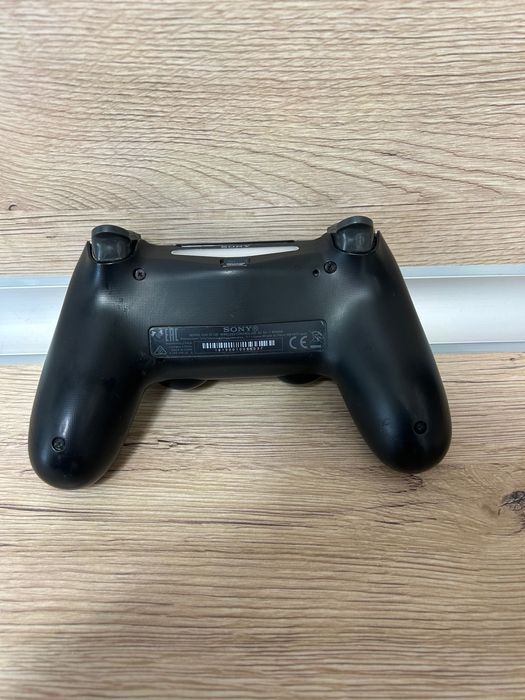 ОРИГИНАЛЕН SONY PS4 КОНТРОЛЕР