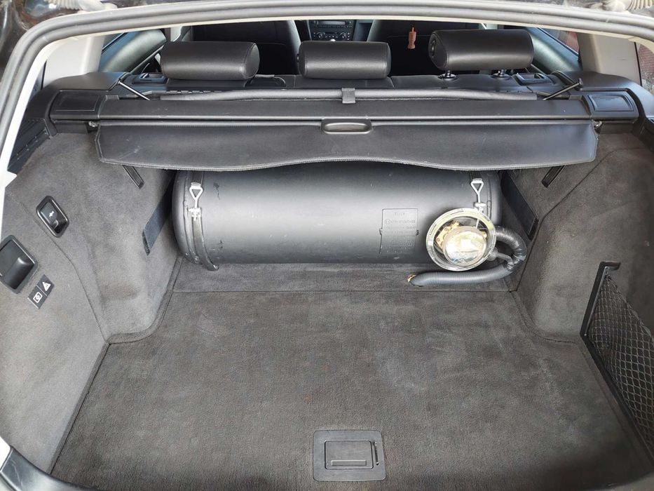 BMW E91 325xi газ/бензин