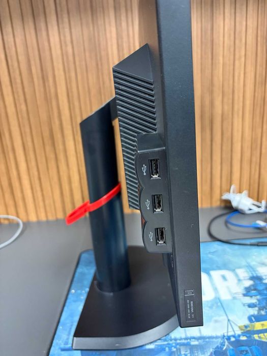 Монитор Lenovo LT2223pwC 21.5" Full HD+ (1920x1080) с гаранция