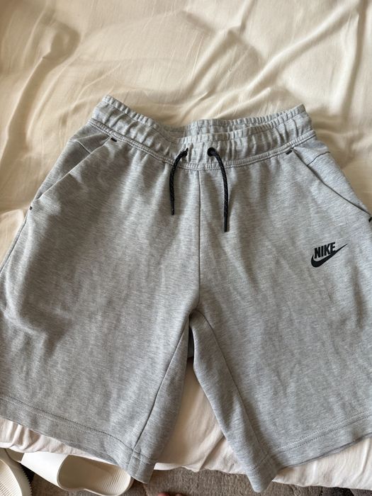 Къси Панталонки Nike tech fleece