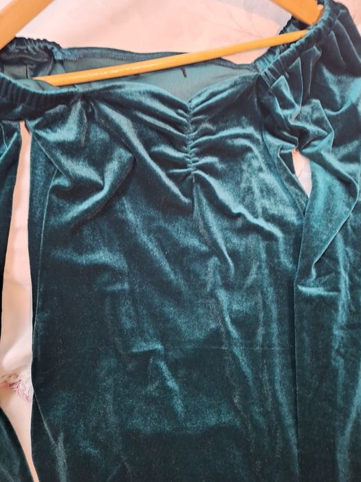 Рокля зелено кадифе