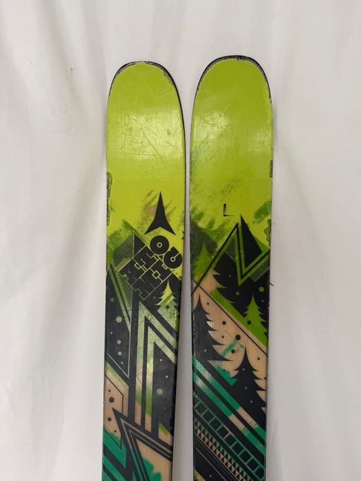 Ski Schiuri twin-tip / park / all-mountain Atomic Punx 174 cm