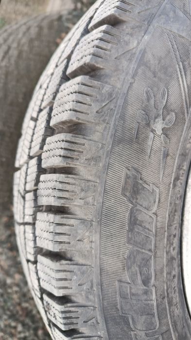 Продам зимнию резину с дисками