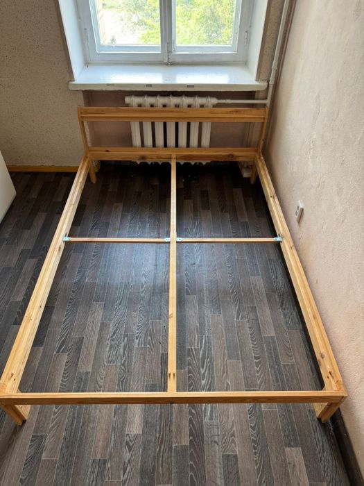 Продается кровать 2х спальная.