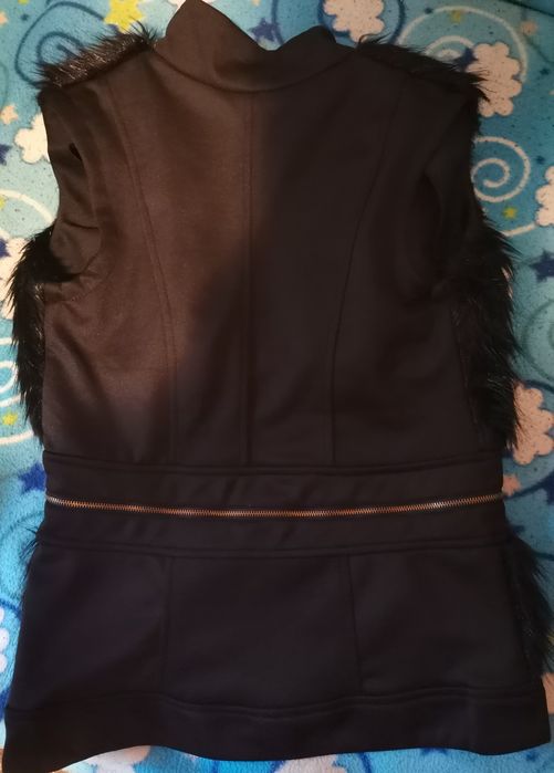 Vesta cu blanita neagra