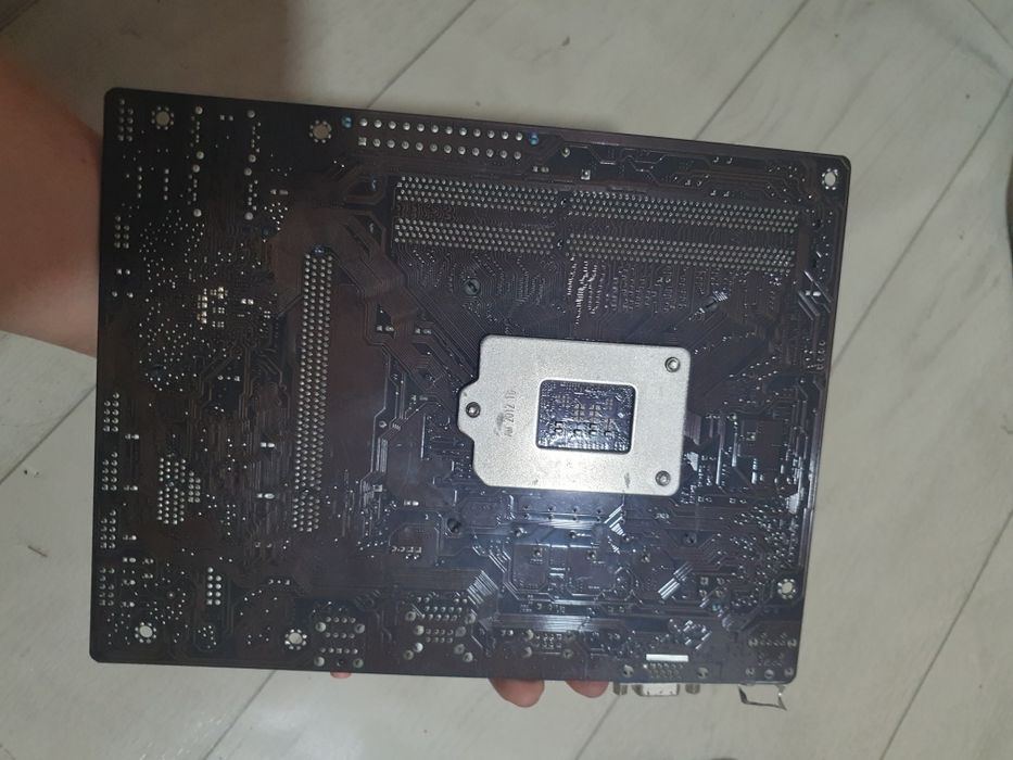 Продаю материнскую плату