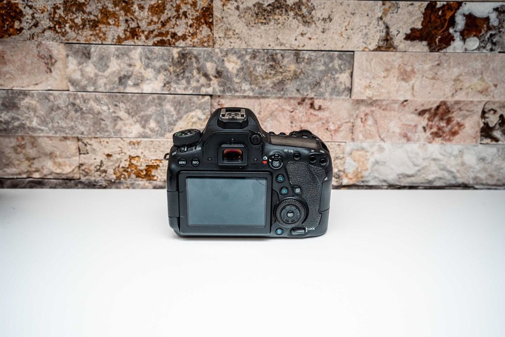 Canon 6D Mark II 14K