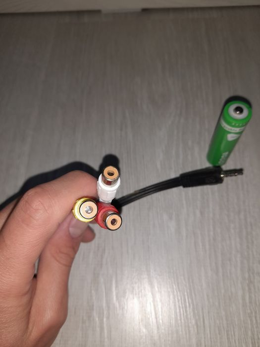 USB to HDD Adapter va SUB to Aux Adapter