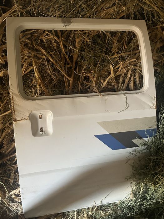 Damas orta chap eshik