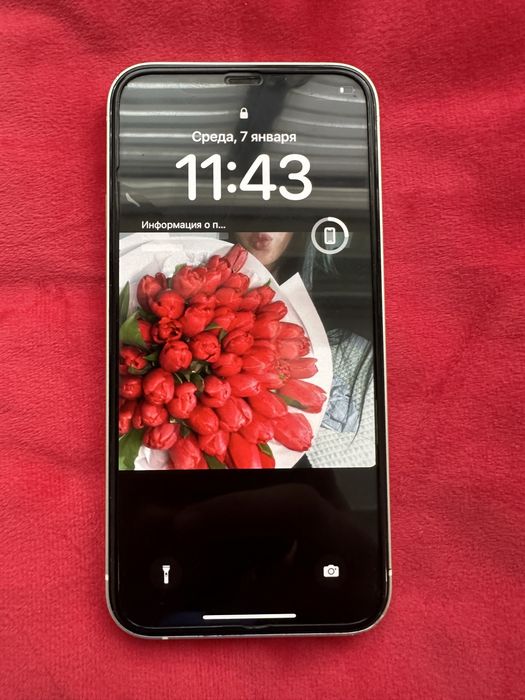 Продаю Айфон 12