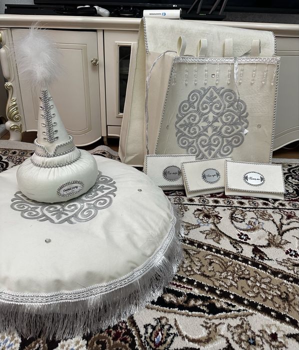 Коржын , саукеле и 3 конверта