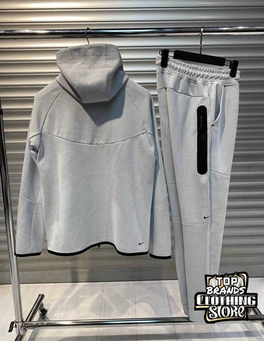 Nike Tech в различни цветове с опция за преглед и тест