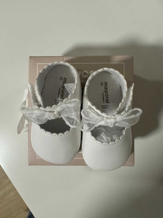 Обувки за новородено момиче (размер 17). Ново