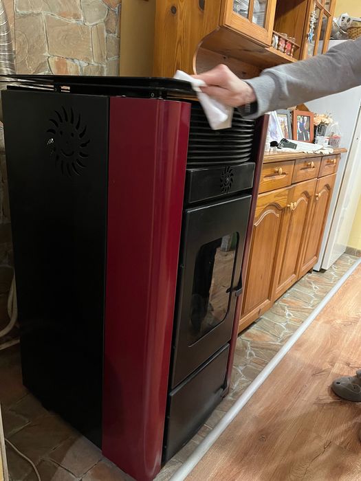 Продавам камина на пелети