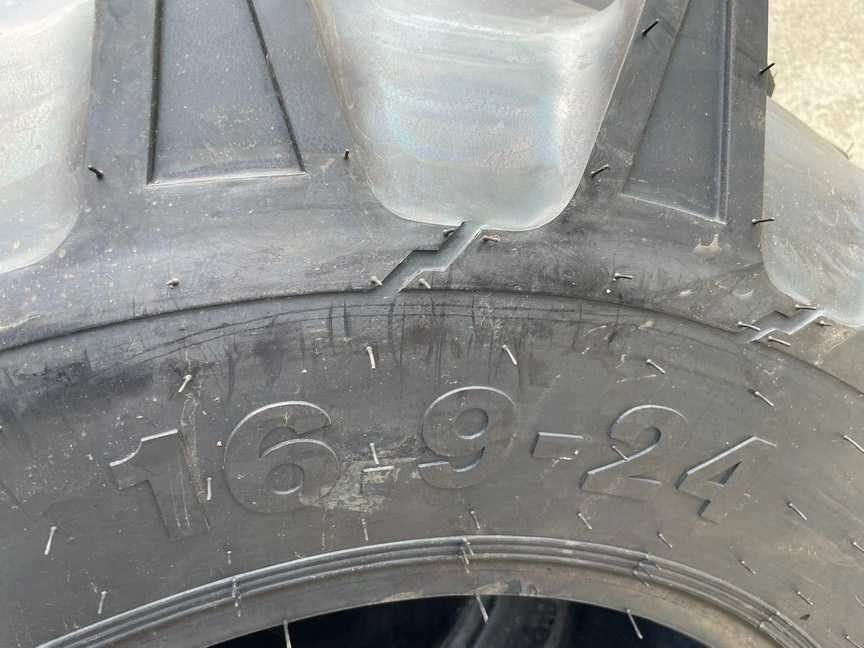 Anvelope noi de tractor John Deere cu 10pliuri 16.9-24 OZKA