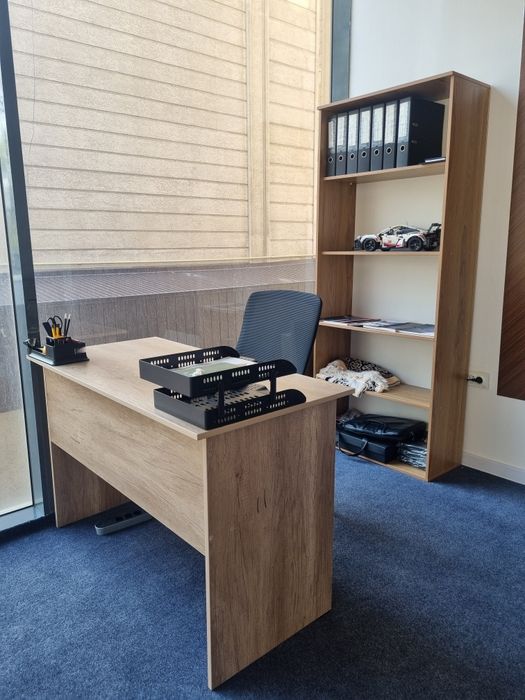 Офисная мебель комплектом (столы, кресла, стулья)