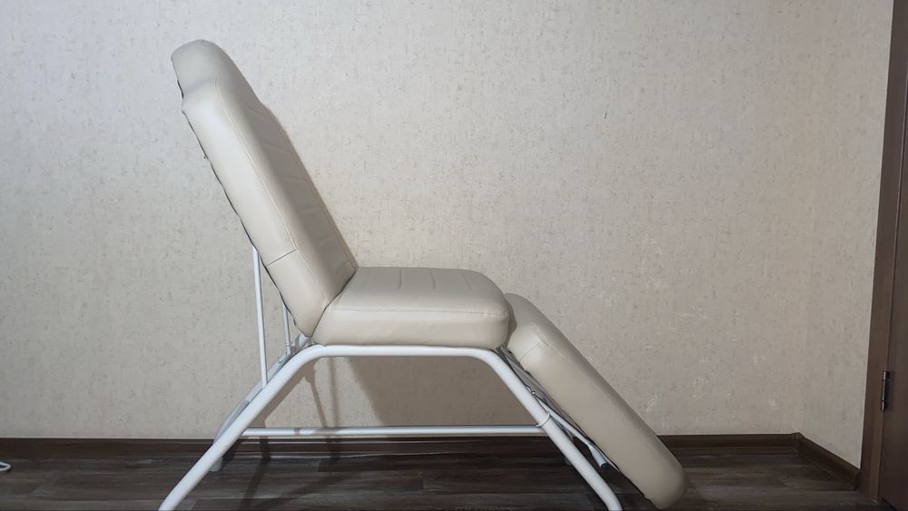 Продам кушетку б/у