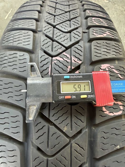 Anvelopa iarna 205/60 R17 - Pirelli Sotto Zero 3 cu steluta bmw