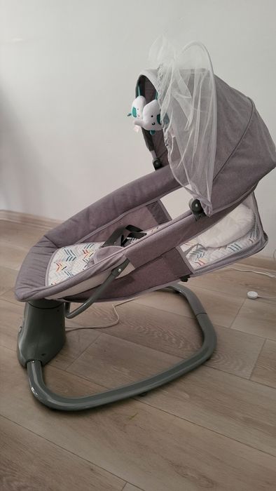 Продам детский шезлонг (кресло-качалка)