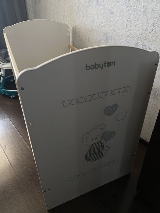 Детская кроватка