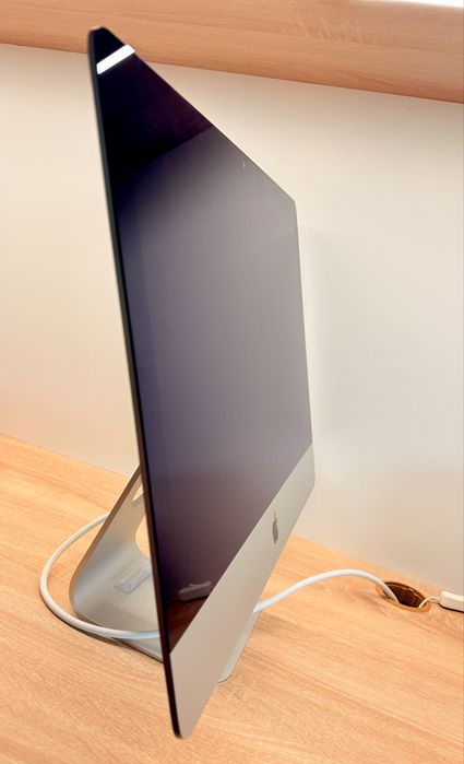 Продавам Apple iMac (Late 2015) 21.5', 2.8GHz, 1000GB