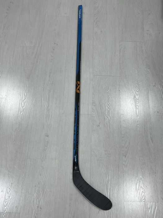 Хоккейная Клюшка Nexus E4 Bauer + шайба